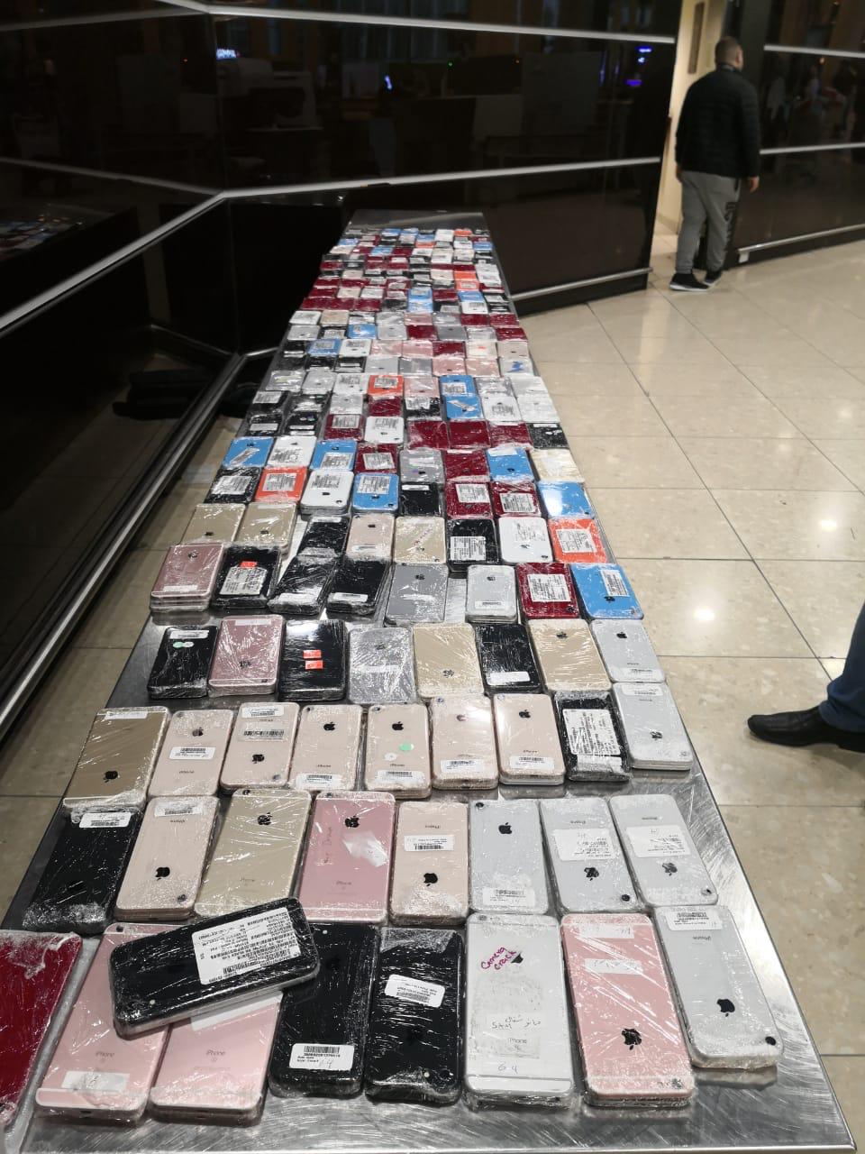 جمرك مطار الركاب يحبط تهريب أجهزة