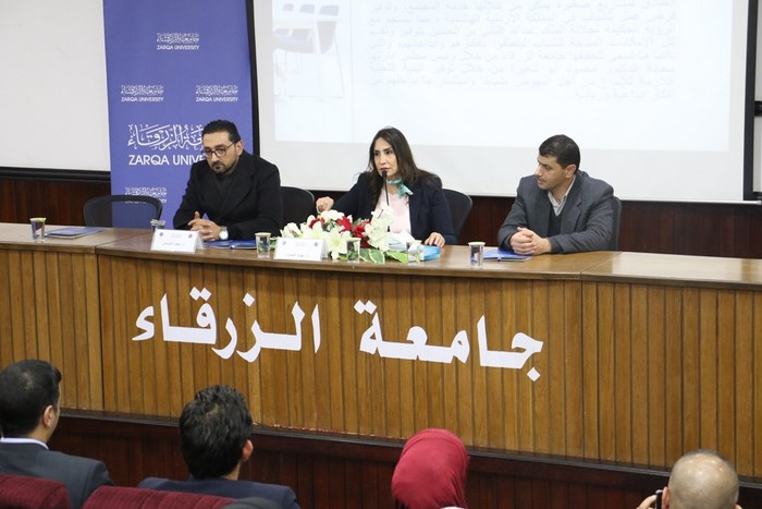 ندوة تعريفية بوحدة حاضنة الأعمال لطلبة