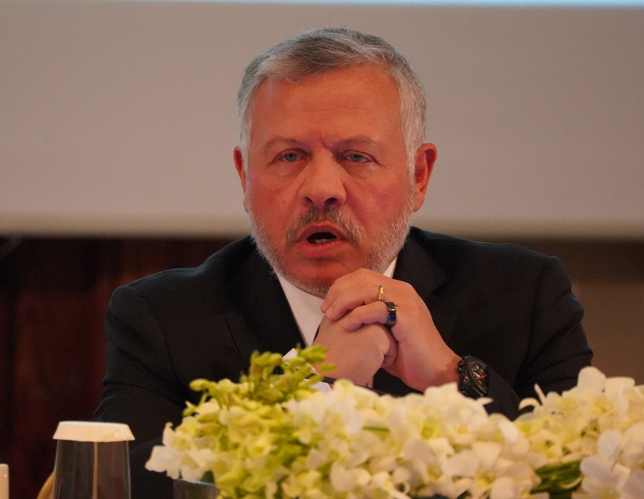 الملك يشدد على ضرورة أن يعمل