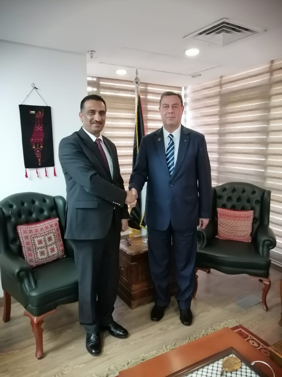 بكر يلتقي سفير دولة فلسطين بالقاهره
