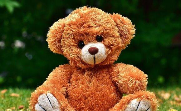 استعانت بلعبة للأطفال للتجسس على زوجها