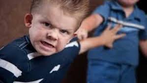 سلوكيات خطيره يمارسها طفلك .. تحمل