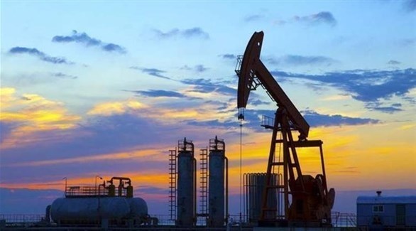 النفط يهبط.. وآمال اتفاق التجارة تدعمه