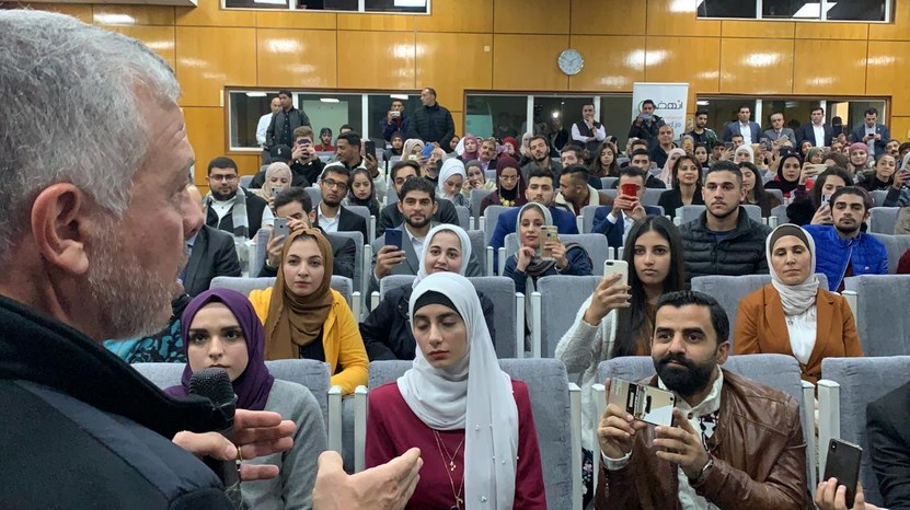 الملك يفاجئ طلبة في جامعة اليرموك