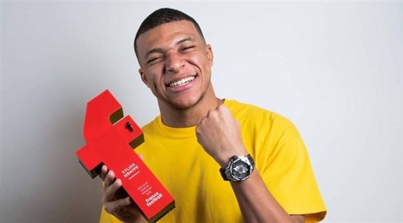 مبابي لنيمار: أنا هنا لمساعدة الوحش