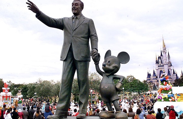والت ديزني.. رجل لوّن طفولة العالم