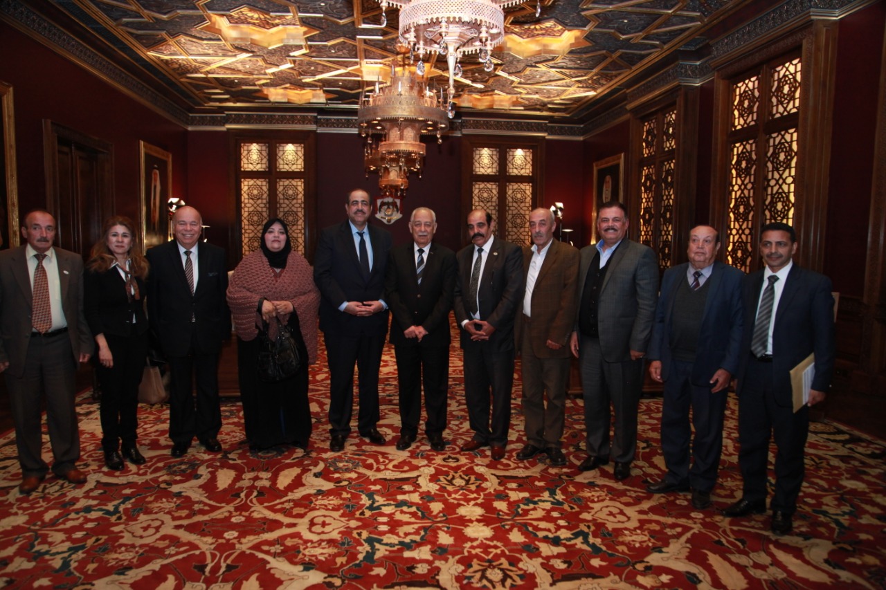 العيسوي يستقبل وفد من اتحاد الكتاب