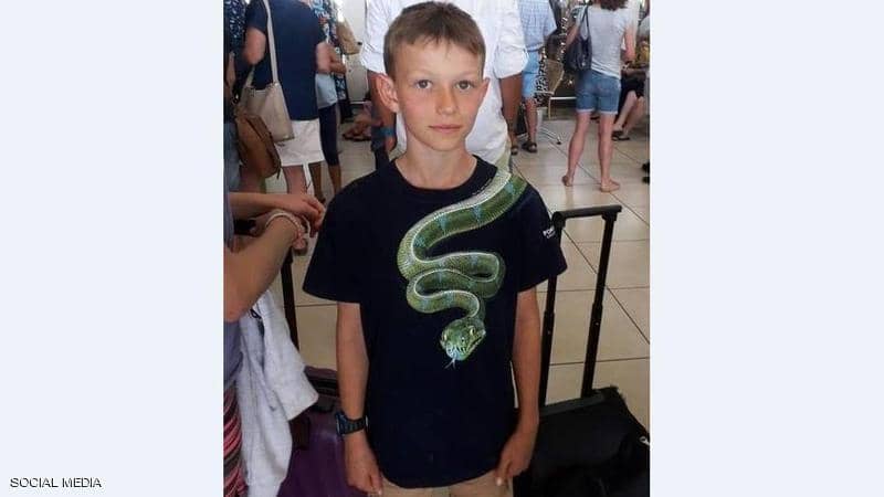 أمن المطار لطفل «القميص المخيف»: اخلعه