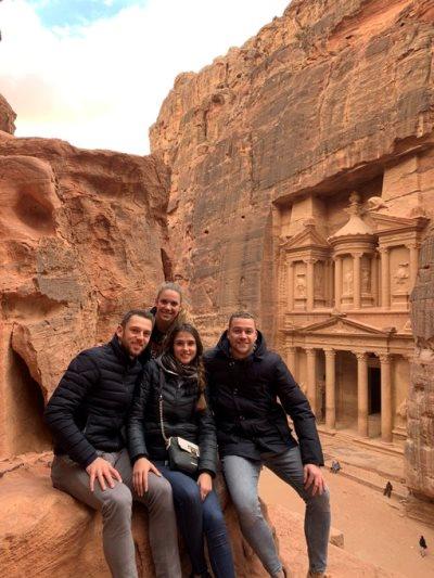 لاعب منتخب هولندا في البترا