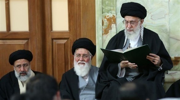 رجل دين إيراني ينتقد مواطنيه بسبب