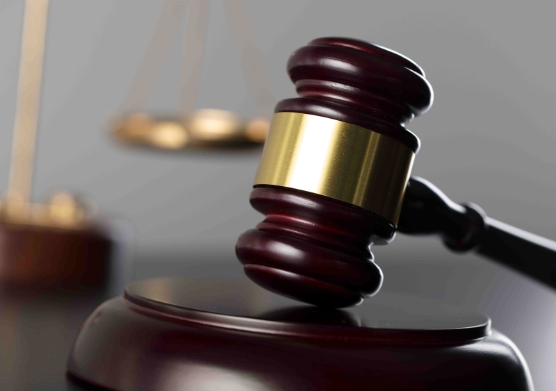 وكّلوه بمتابعة صفقة عقارية فاستولى على