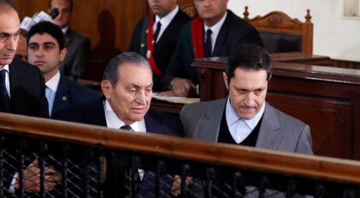 علاء مبارك يوجه رسالة لوالده