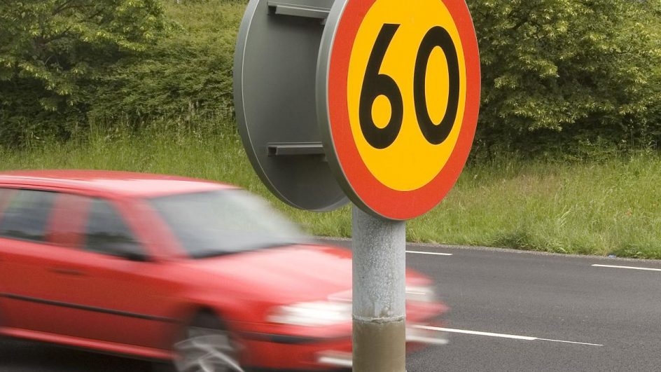 النائب خوري يطالب بتغيير حدود السرعة