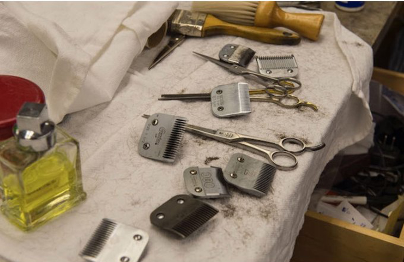 لم تعجبه قصة شعر طفله ..