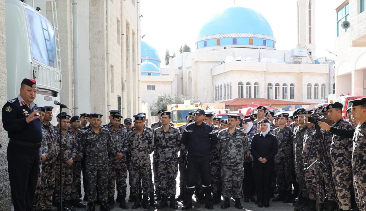 مدير الدفاع المدني يتفقد سير العمل