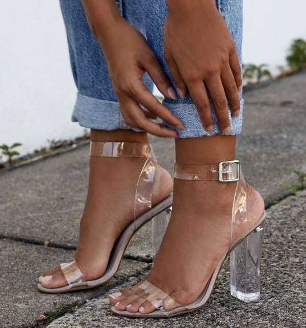 حذاء ممثلة وخبر الترفيعات عواجل إخبارية..