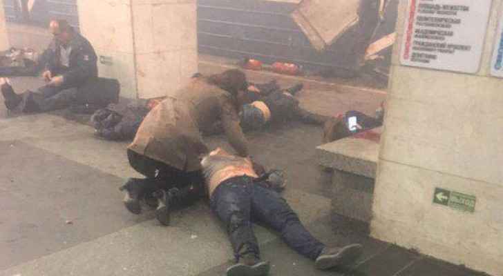 بالفيديو.. 10 قتلى على الأقل في