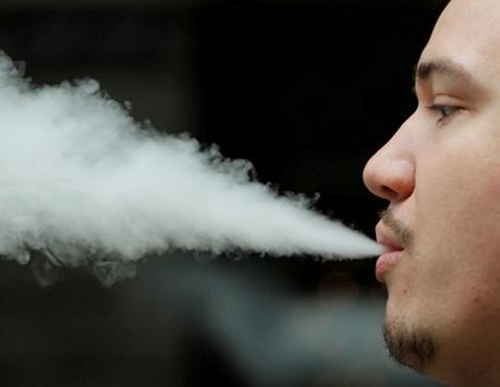 أميركا.. حظر أنواع من السجائر الإلكترونية