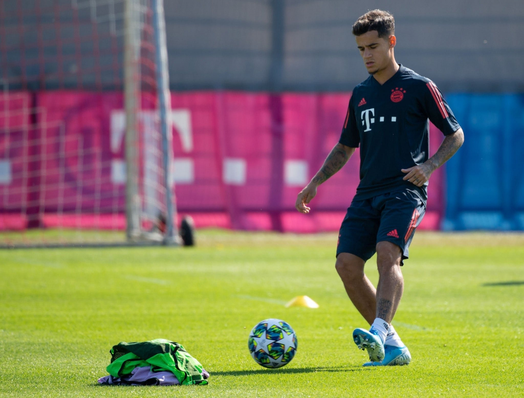 وسط منافسة إنجليزية شرسة.. تردد بايرن