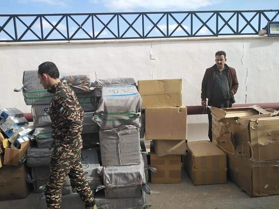 ضبط صهريج سريع الاشتعال محمل بالالبسة