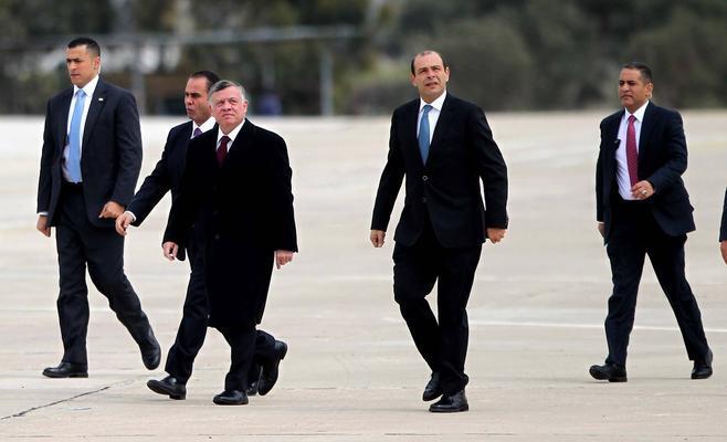 الملك يغادر إلى امريكا