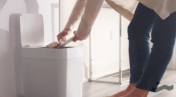 سلة مهملات ذكية تستبدل الأكياس لوحدها