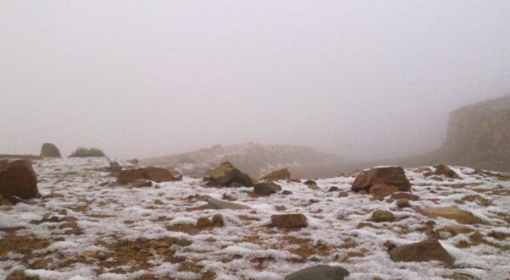 تساقط خفيف للثلوج في الطفيلة