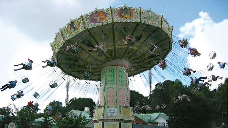 اصابات خطيرة اثر سقوط عربة ملاهي