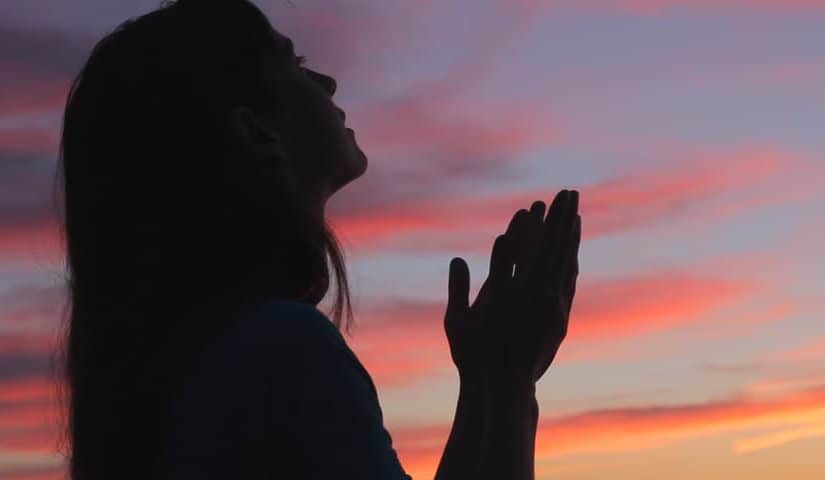 لمن أصابه كرب وحزن .. إليك