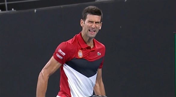 ديوكوفيتش يشعر بالقلق من الدخان قبل