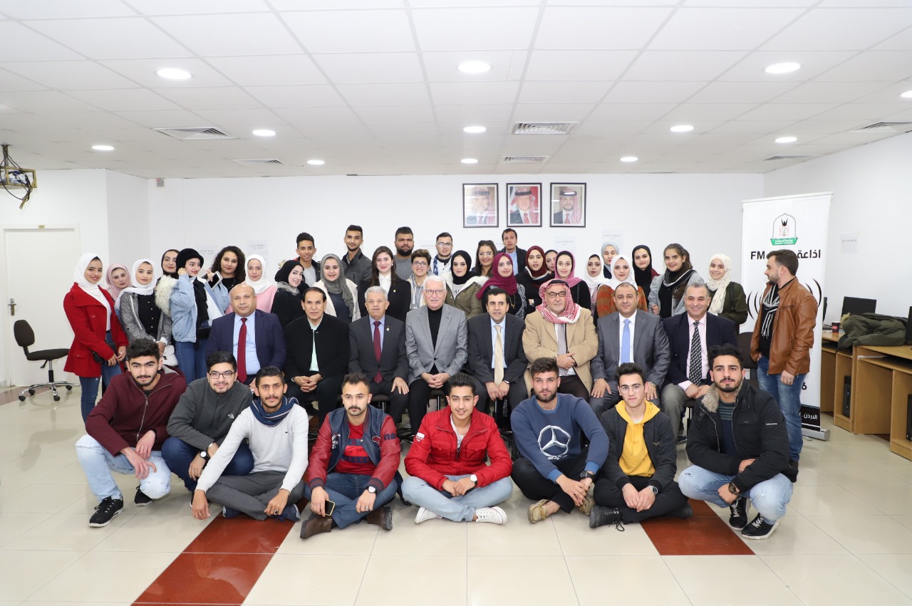 توق يزور اليرموك ويلتقي طلبتها ويطلع