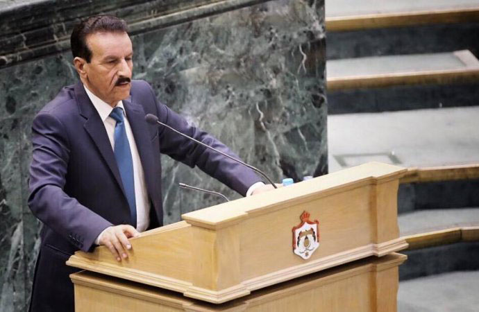 العكايلة يطالب الحكومة بتحمل مسؤولياتها والاستجابة