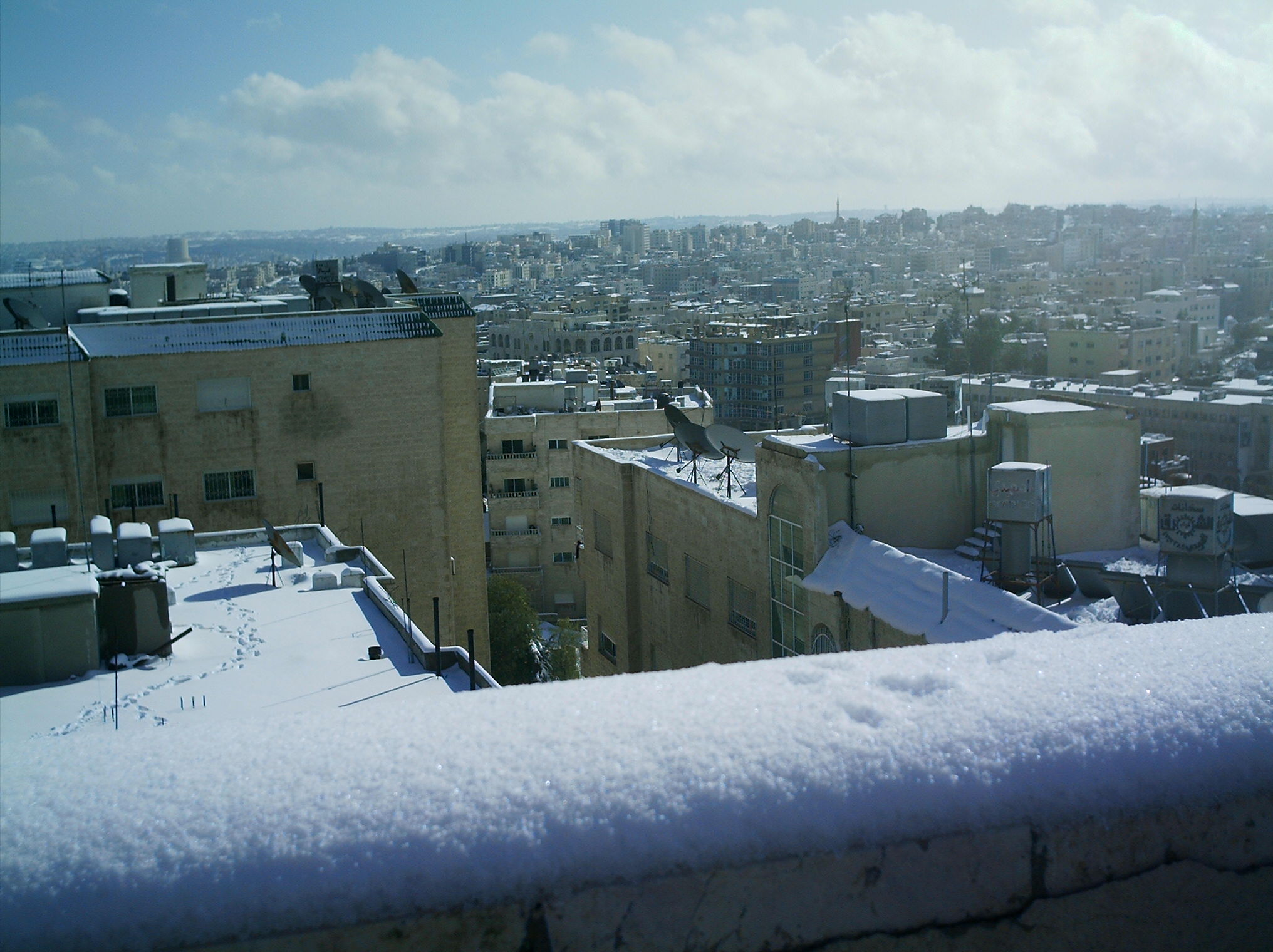 الأرصاد: أجواء باردة وزخات خفيفة من