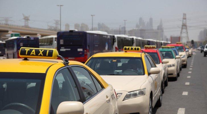 سائق أجرة يهتك عرض راكبة في