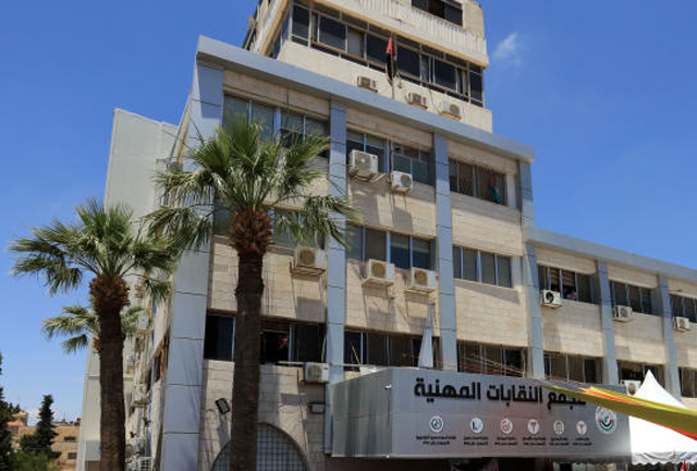 المهلة انتهت.. والمهندسون يعتصمون