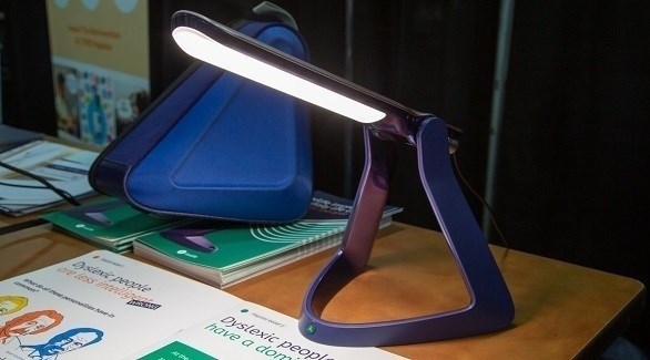 مصباح لمساعدة الذين يعانون من عسر