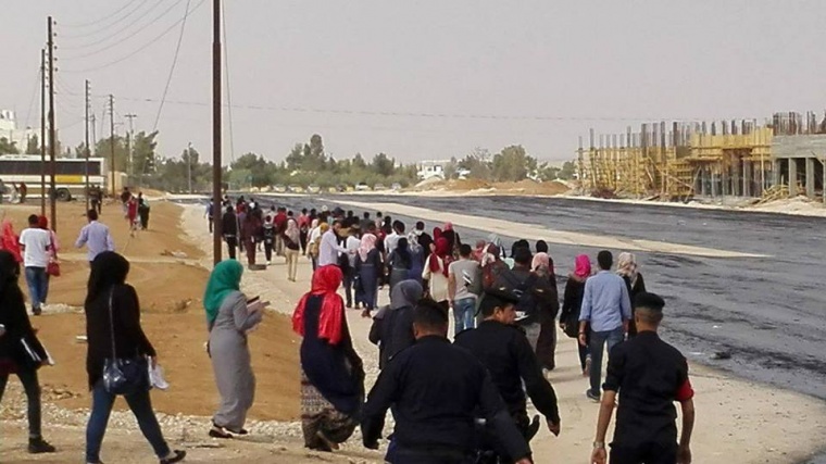 العتوم: هذه اسباب منع دخول مركبات