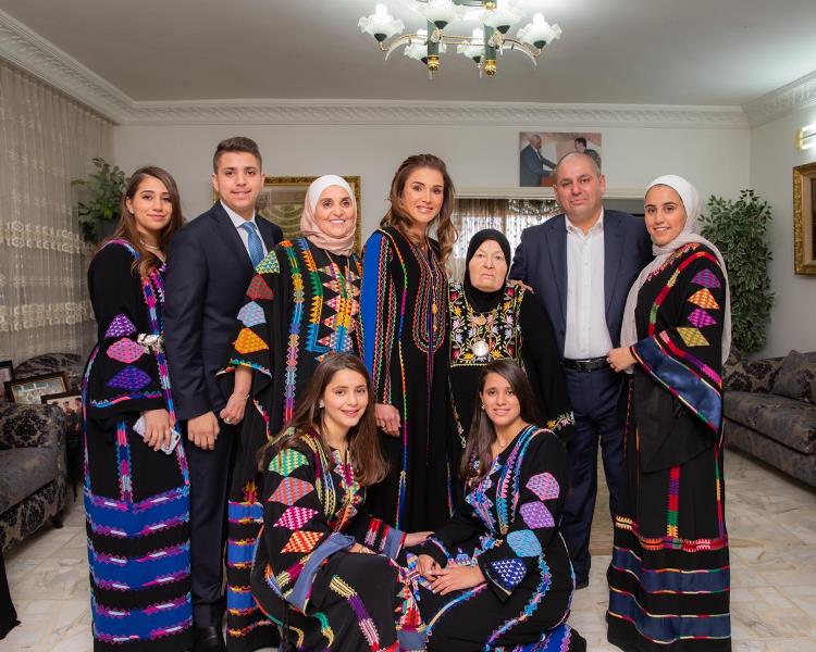 الملكة رانيا لـ أم بشير العواملة: