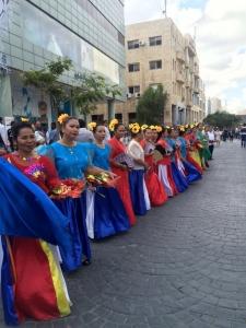 1100 عامل فلبيني يصوبون اوضاعهم في