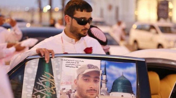 تعرفوا على الجندي الذي فقد بصره