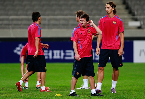 جاء إبرا فخاف ميسي.. رسالة «غريبة»