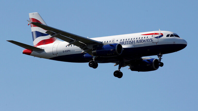 طائرة ركاب بريطانية تغير وجهتها بشكل