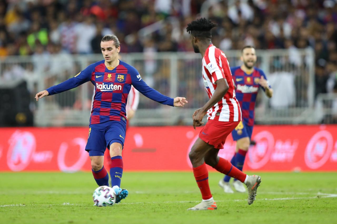 أتلتيكو يصعق برشلونة ويصعد لنهائي السوبر