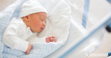 ما الألعاب المناسبة للطفل حديث الولادة؟