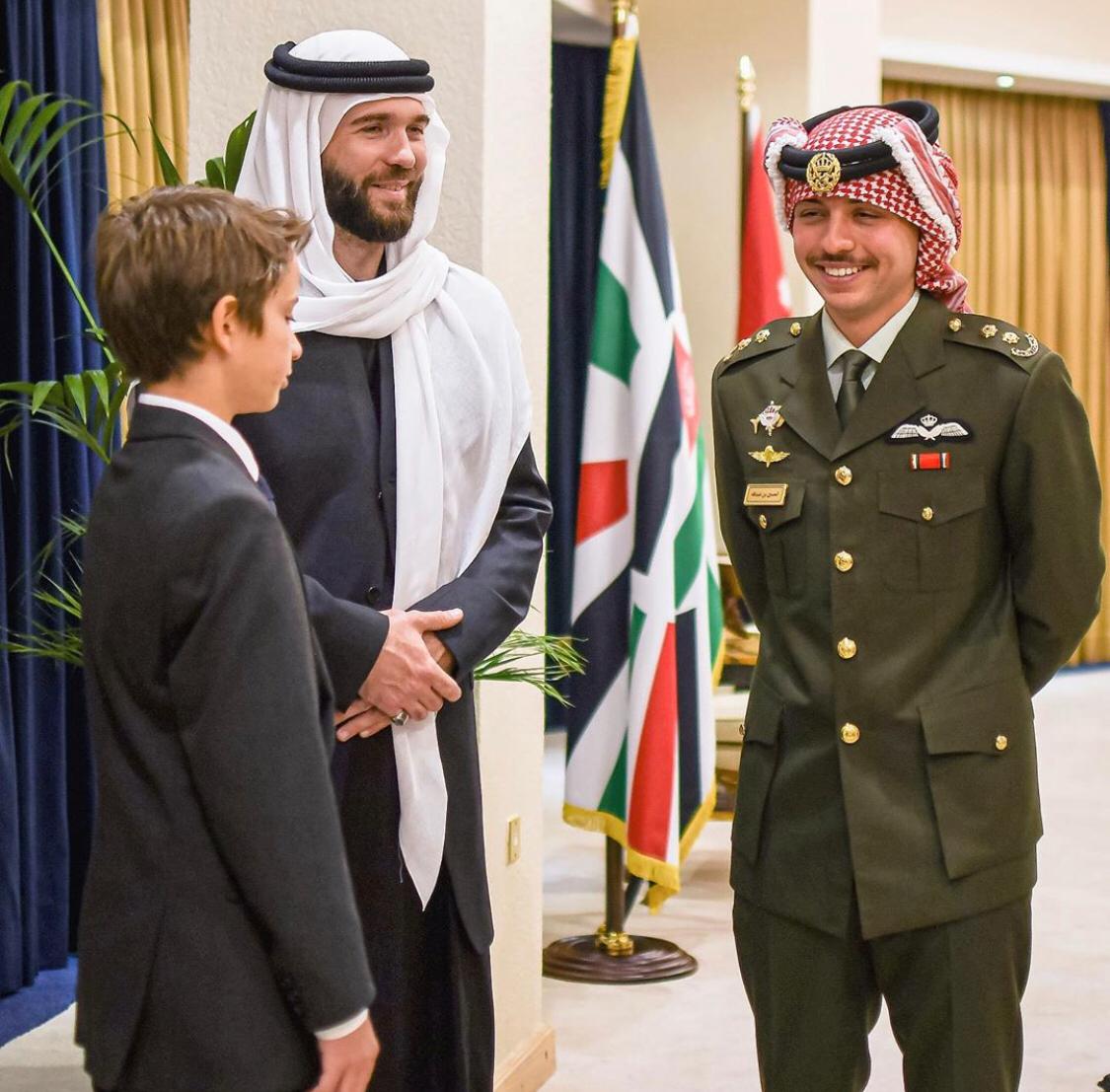 ولي العهد الامير حسين: حظيّ ذاك