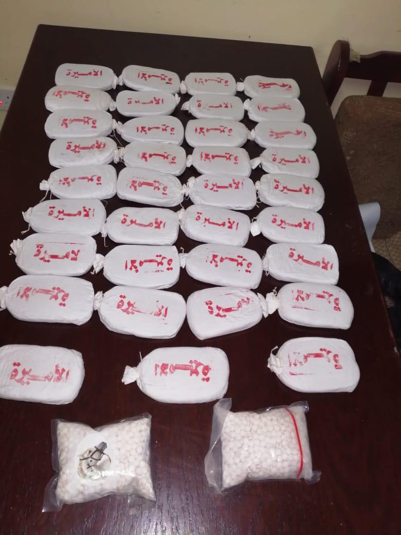 دورية نجدة بالزرقاء تضبط 1635 1637