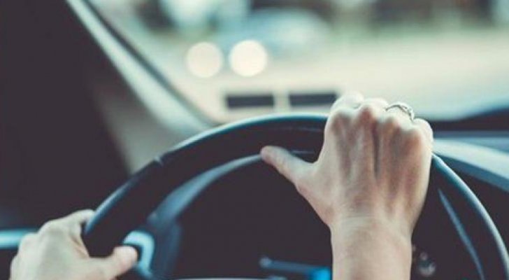 بعد 11 اصطداما .. امرأة تنجح