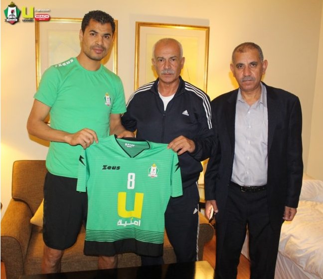 هشام صيفي يوقع رسميا للوحدات (صور)
