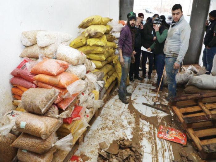 تجار يلجؤون إلى القضاء للمطالبة بتعويض”السيول”