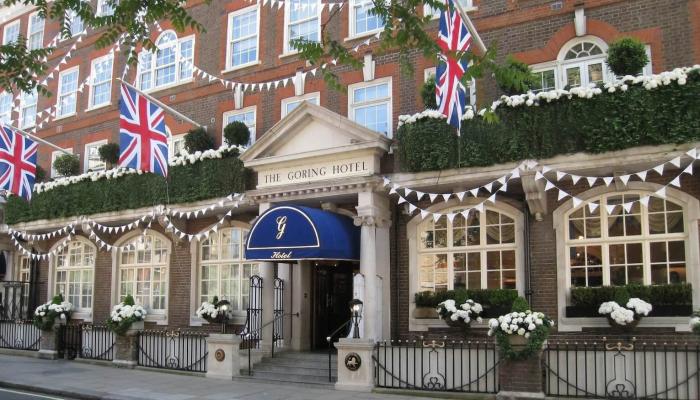 قصة ساعة الكوكتيل بفندف جورينج في